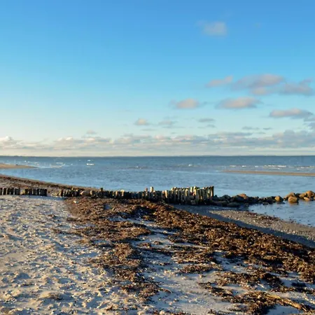 Hébergement de vacances In Glesborg With Kitchen Fjellerup Strand