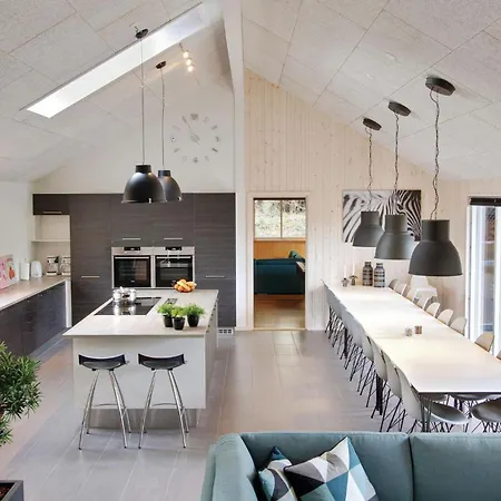 In Glesborg With Kitchen * Fjellerup Strand